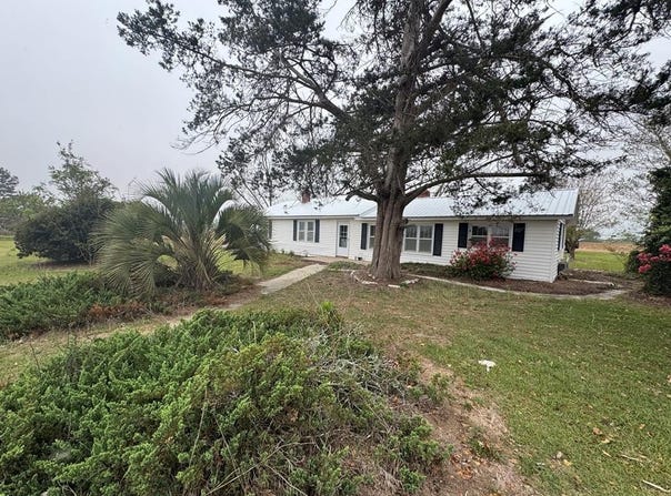 621 John Paulk Rd, Willacoochee, GA 31650
