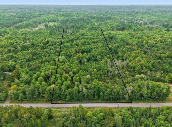 6700 E Clara Barton Rd, South Range, WI 54874