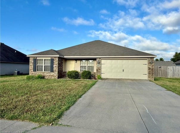 1329 Riley CIR, Alma, AR 72921