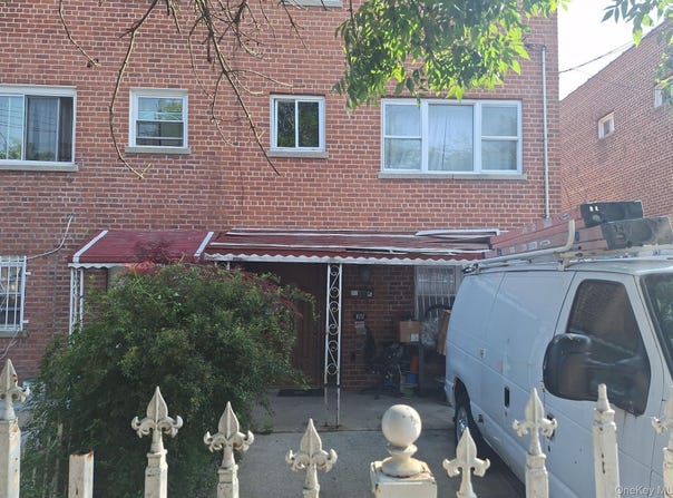 1037 E 219th Street, Bronx, NY 10469