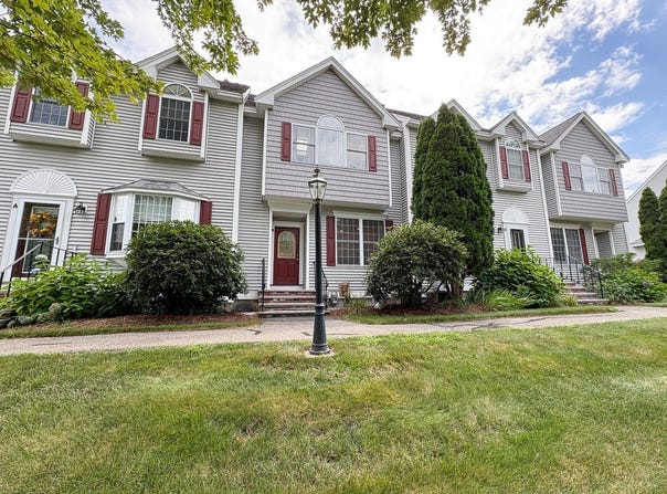 38 Tarbell St, Pepperell, MA 01463