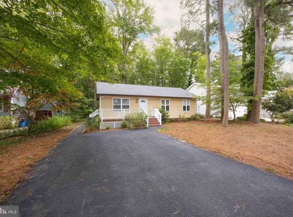 38 FAIRWAY Lane, BERLIN, MD 21811
