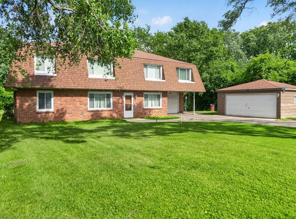 725 7th Avenue, Addison, IL 60101