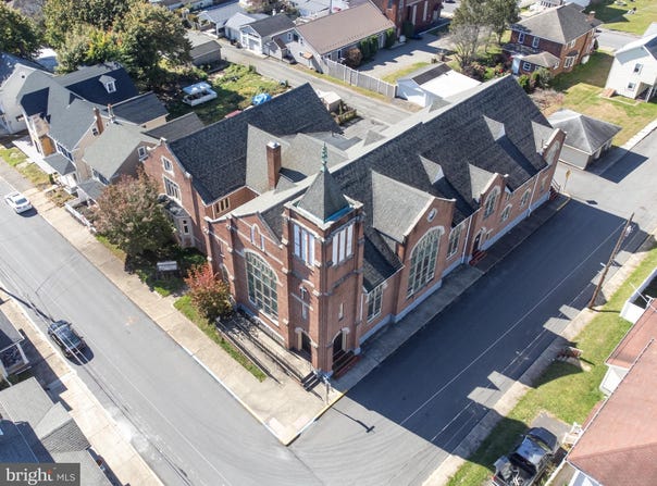 146 EAST Street, WILLIAMSTOWN, PA 17098