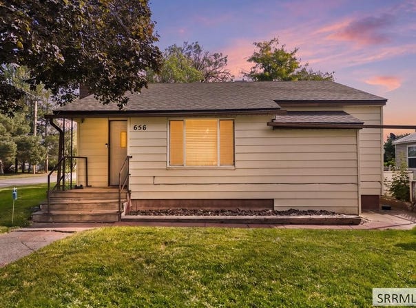 656 1st W, Ririe, ID 83443