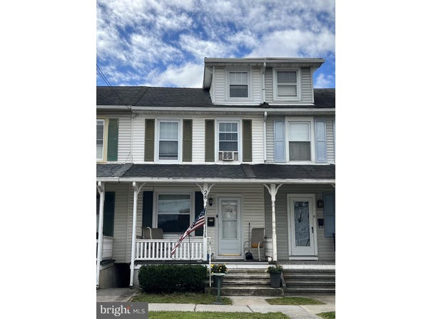 28 W RUTH Avenue, ROBESONIA, PA 19551