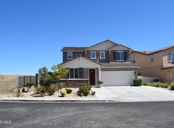 2901 Bracken Way, Palmdale, CA 93551