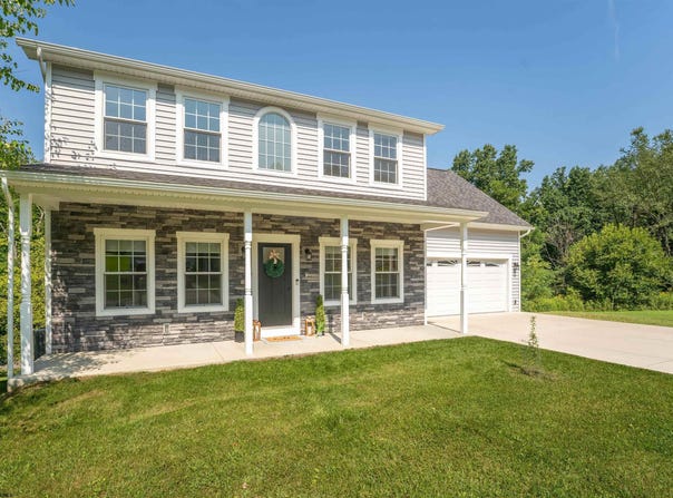 2072 Pinecrest Drive, Morgantown, WV 26505