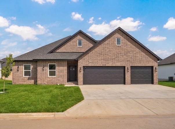 3045 E Heritage Street, Republic, MO 65738