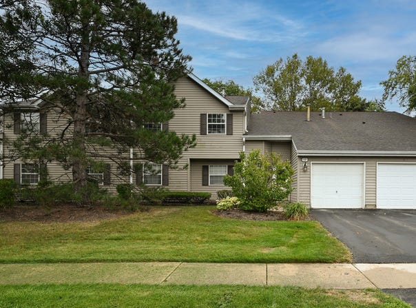 59 Gant Circle, Streamwood, IL 60107