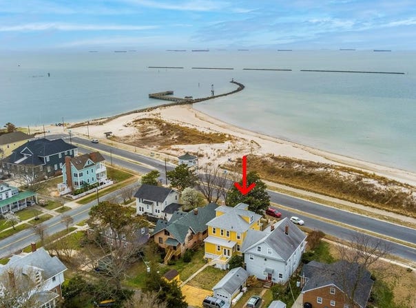 106 BAY AVE, CAPE CHARLES, VA 23310