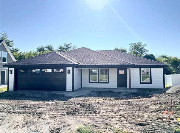114 S Johnson Drive, Odessa, MO 64076