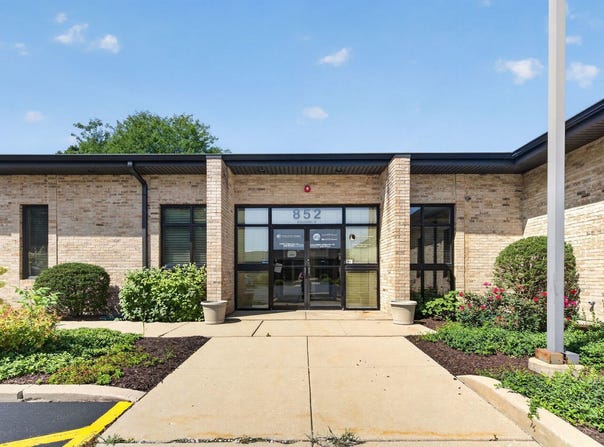 852 W Bartlett Road, Bartlett, IL 60103