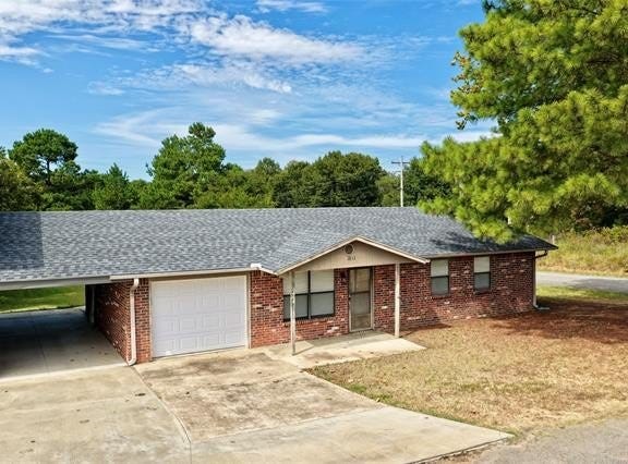 1812 Sunset Drive, Eufaula, OK 74432