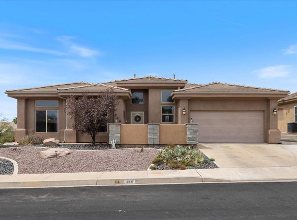 216 S 2490 St E, St George, UT 84790