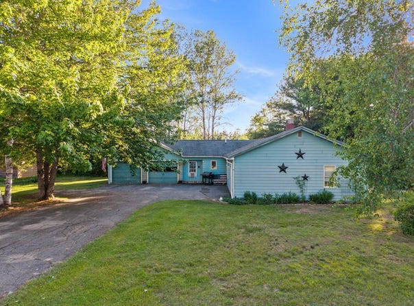 4 Mann Street, Howland, ME 04448