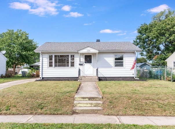 124 Riverside Drive, Montgomery, IL 60538