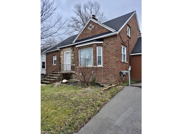 2044 E Bristol Road, Burton, MI 48529