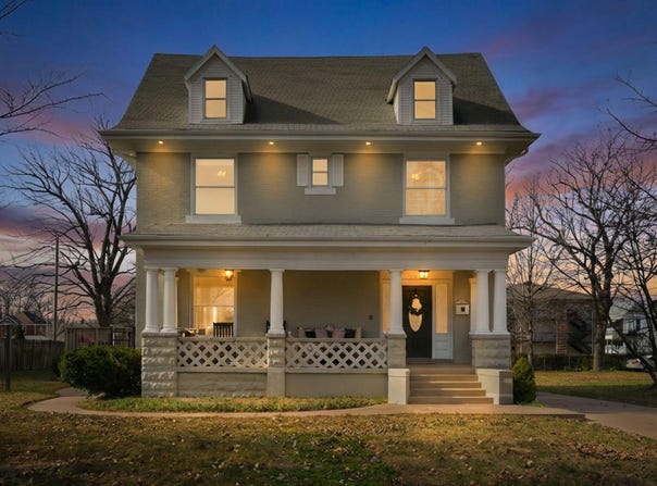 1215 N Benton Avenue, Springfield, MO 65802
