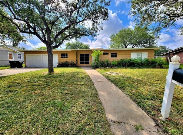 620 Reynolds Avenue, Taft, TX 78390