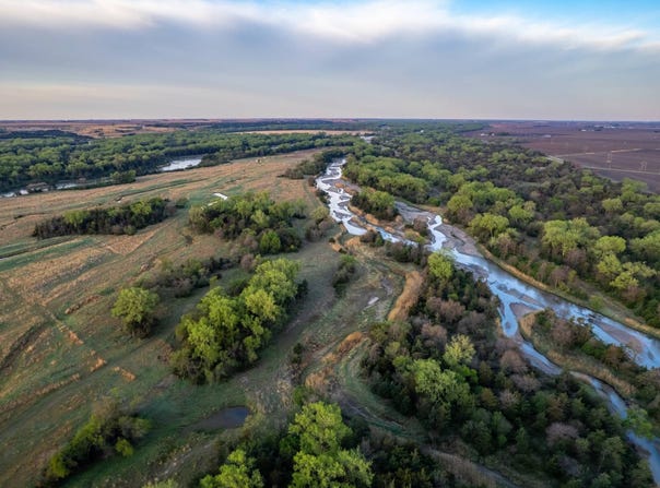1304 Lone Tree Road, Central City, NE 68827