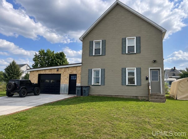 329 Cedar Street, Ishpeming, MI 49849