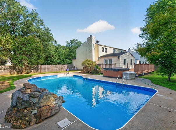 17316 AMITY Drive, GAITHERSBURG, MD 20877
