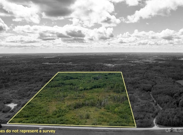 19TH LN, Escanaba, MI 49829