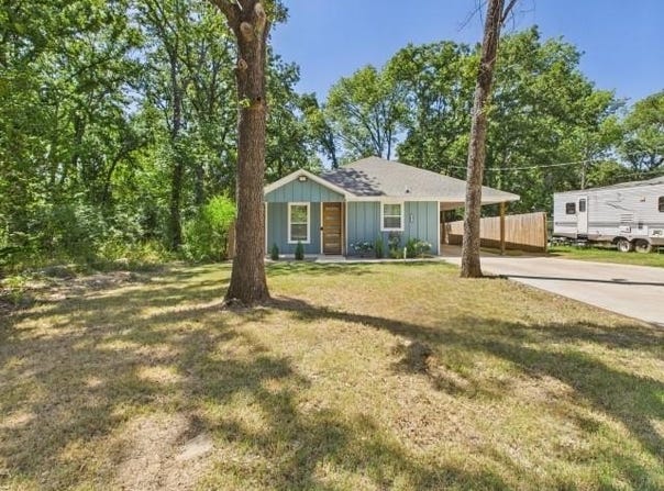 14089 Travis Ln., Log Cabin, TX 75148