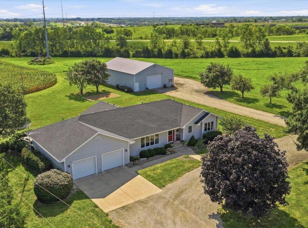 848 SE Baldwin RD, Topeka, KS 66607