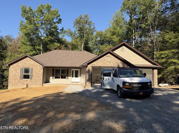 12 Dovecote Terrace, Crossville, TN 38558