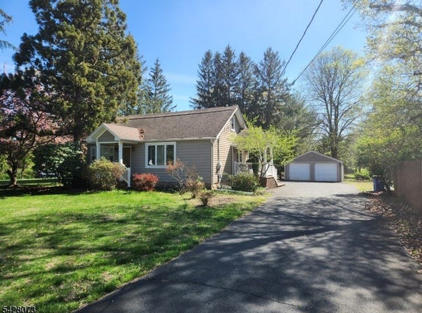 34 Como Dr, Franklin Twp., NJ 08873-5207