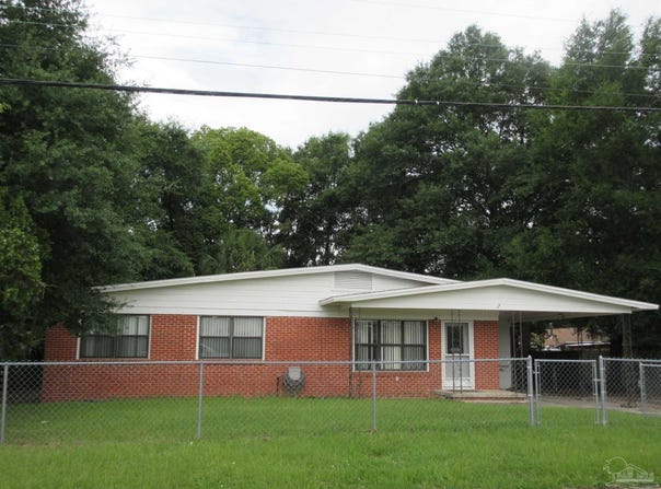 5457 Byrom St, Milton, FL 32570