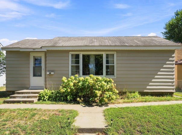5210 Colfax Avenue N, Minneapolis, MN 55430