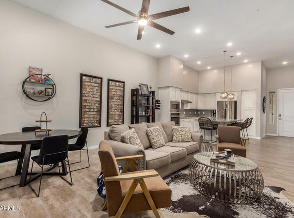 15550 S 5TH Avenue, Phoenix, AZ 85045
