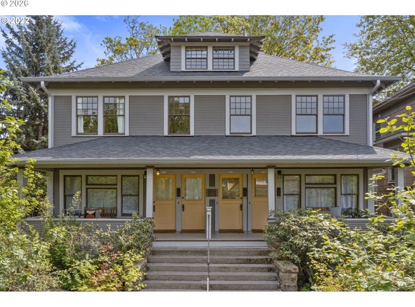2106 SE MAIN St, Portland, OR 97214