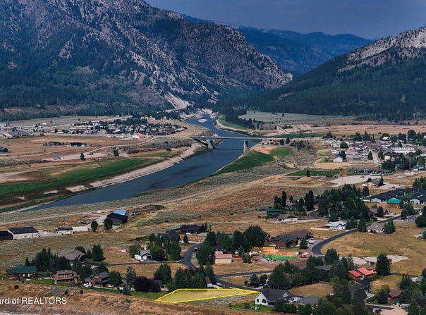 536 SNAKE RIVER Drive, Alpine, WY 83128