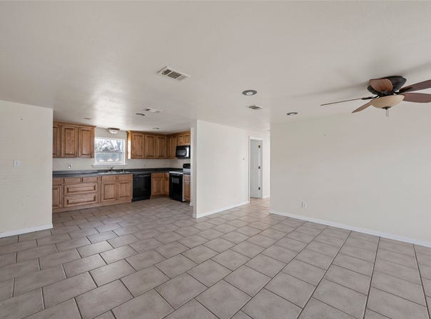 310 S 3rd Street, Abbott, TX 76621