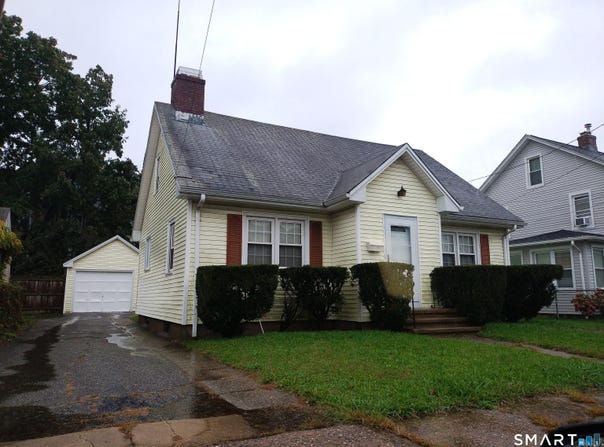 140 Beardsley Park Terrace, Bridgeport, CT 06610