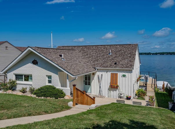 824 S Clear Lake Drive, Fremont, IN 46737