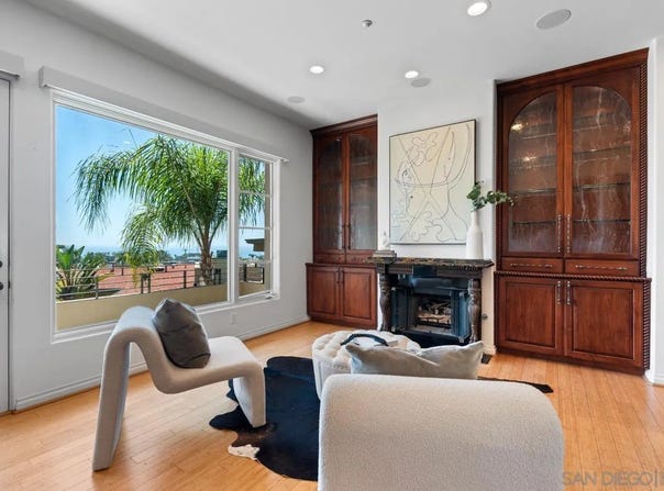 7157 Fay Ave, La Jolla, CA 92037
