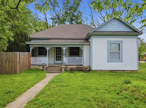 602 N Muskogee Avenue, Claremore, OK 74017