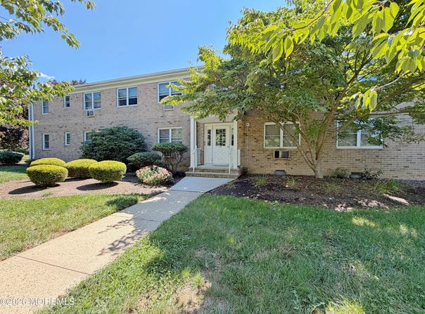 75 Stonehurst Boulevard, Freehold, NJ 07728