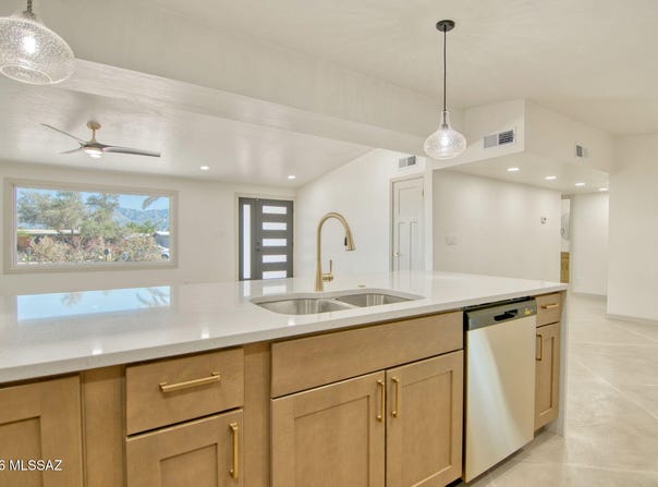 7022 E 5th Street, Tucson, AZ 85710