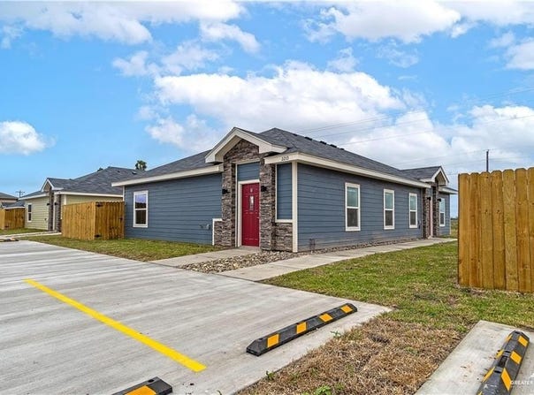 2210 E Valley Circle, La Feria, TX 78559