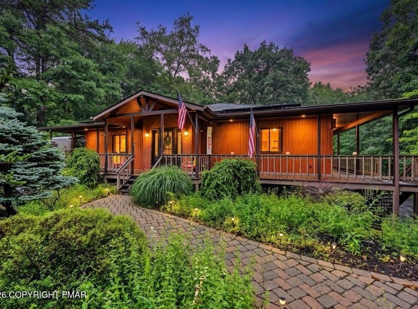304 Devils Hole Road, Cresco, PA 18326