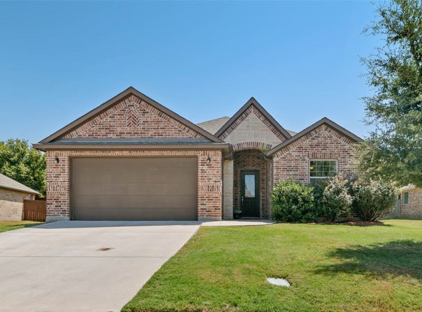 10 Pleasant Valley, Sanger, TX 76266