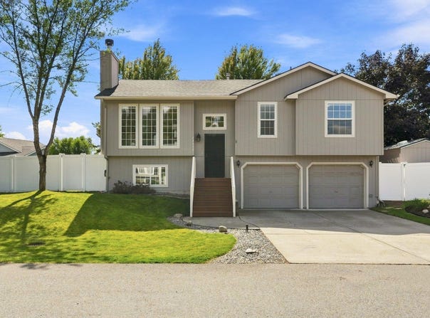 18910 E Augusta Ln, Greenacres, WA 99016