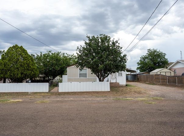 206 S 14th St, Alpine, TX 79830