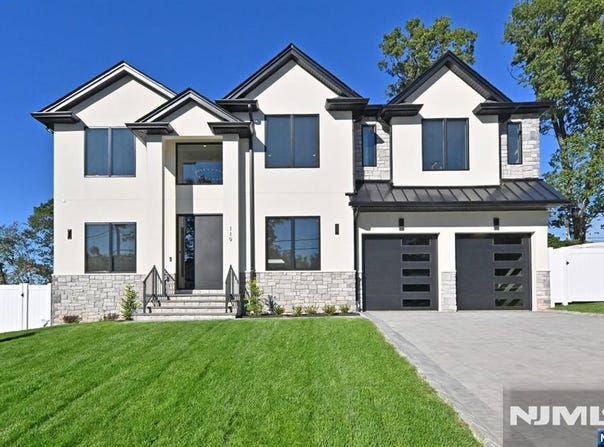 119 Arnot Place, Paramus, NJ 07652